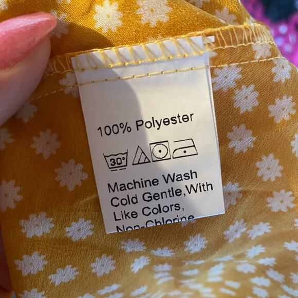 Shein yellow tie front ruffled accent top - Picture 3 of 5